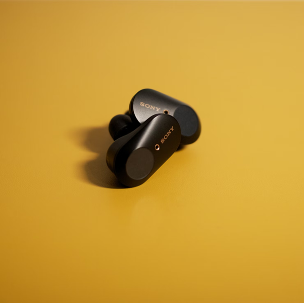 Earbuds vs. Over-Ears: The Wireless Showdown